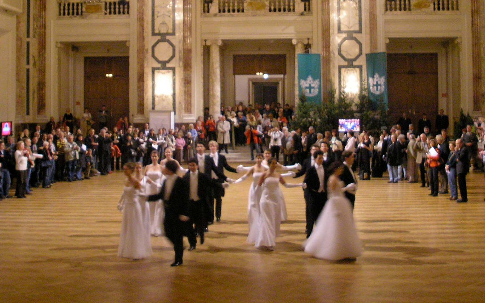 Video: Viennese Waltz Entry